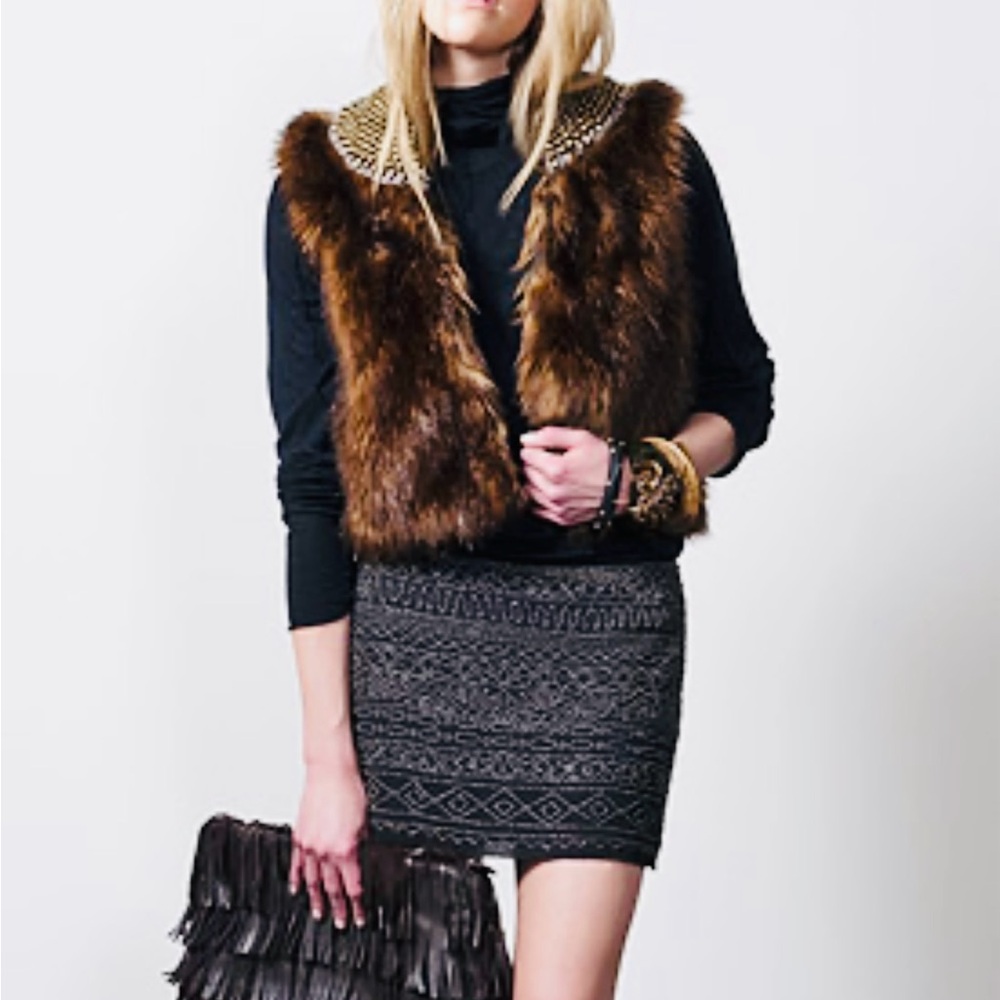 Gryphon NY Women’s The Rocker Beaded Faux Fur Brown Vest. Size M